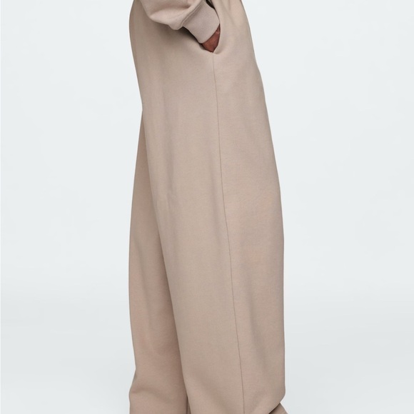 GAP Disney Sweatpants - Picture 3 of 16